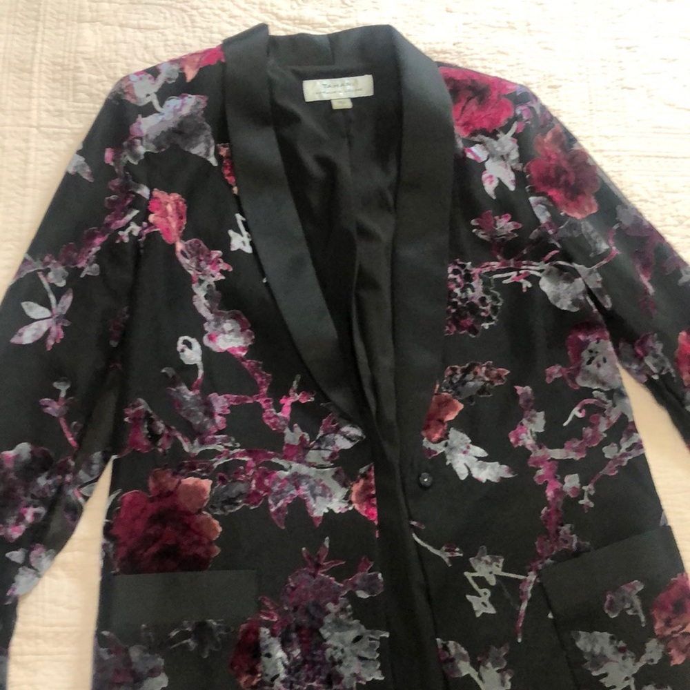 Spiffy blazer, black with a floral design, size 4